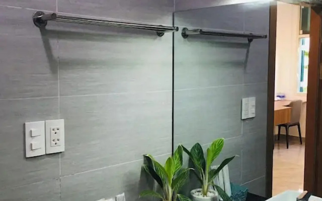 10 Bedroom Apartment 300m From The Sea