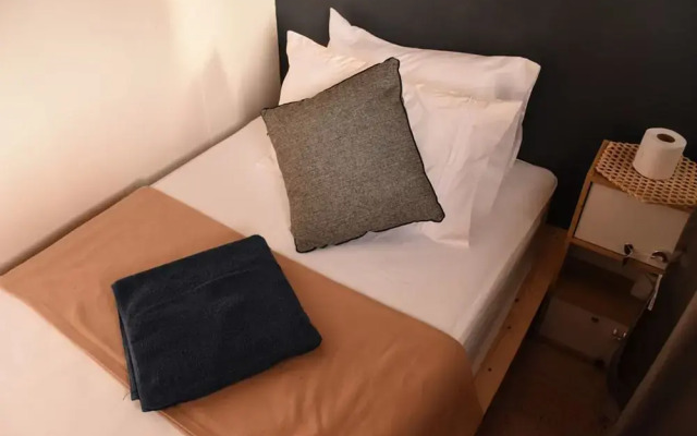 Bandai II Poshtel