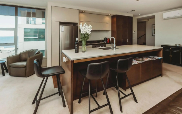 Liardet22 -The Penthouse – Guest Rooms – New Plymouth