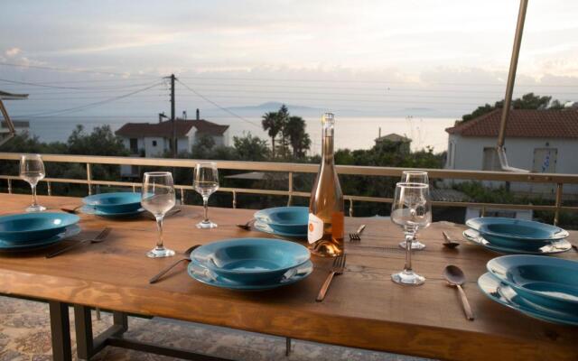 Holiday Alchemy- Apt just 100m to sea