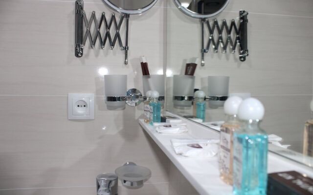 Zarafshan Grand Hotel FIEZ