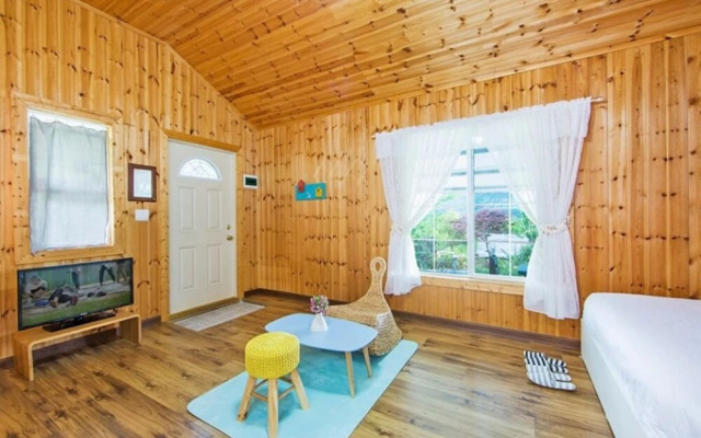 Sancheong Dolkkotdam Pension