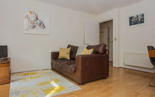 Warm 1 Bedroom Apartment with Balcony