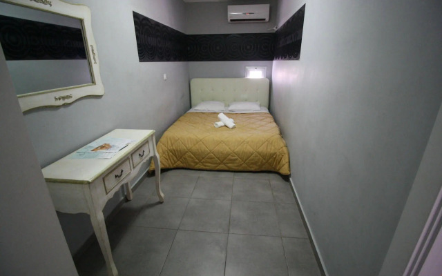 Rich Luxury Suites
