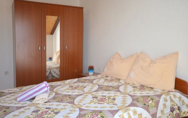 Apartment and Rooms Ive