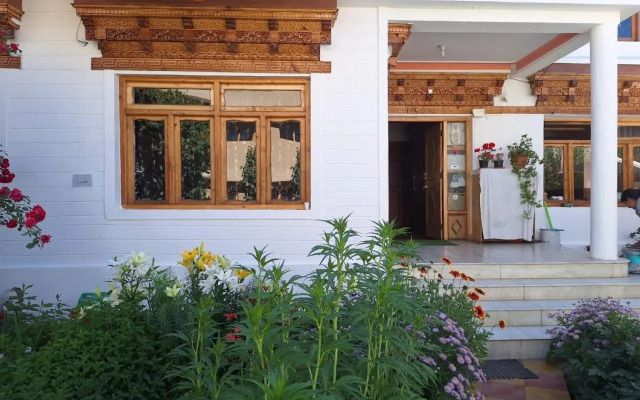 Shanti Guest House