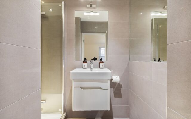 2 Bdr In Knightsbridge By The Residences