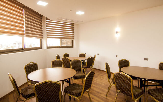 Majura Hotel