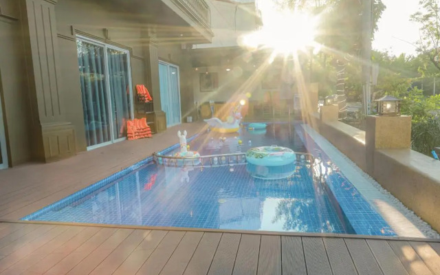 Golden Sunset Hotel