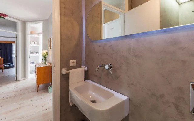 Spacious and Bright City Ap II