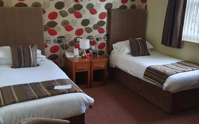 Отель Oaklands Hall