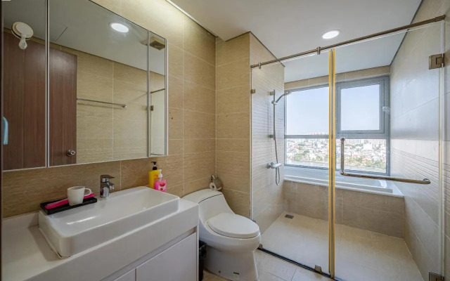 Long Apartment - Vinhomes Golden River