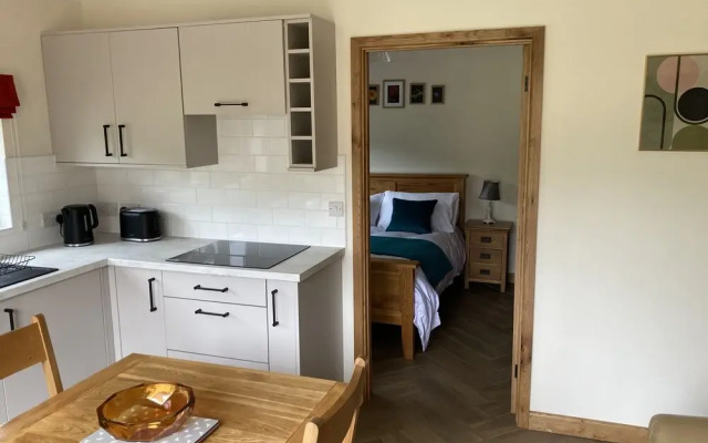 1 Bedroomed Detached Holiday Retreat Pant