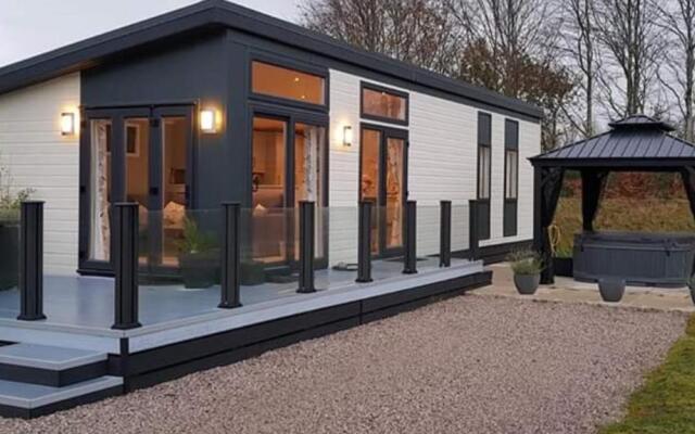 Silverdale Lodge Hot Tub & Wifi
