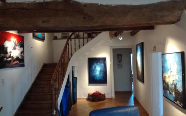 Galerie d'art d'une ancienne mairie de 1783