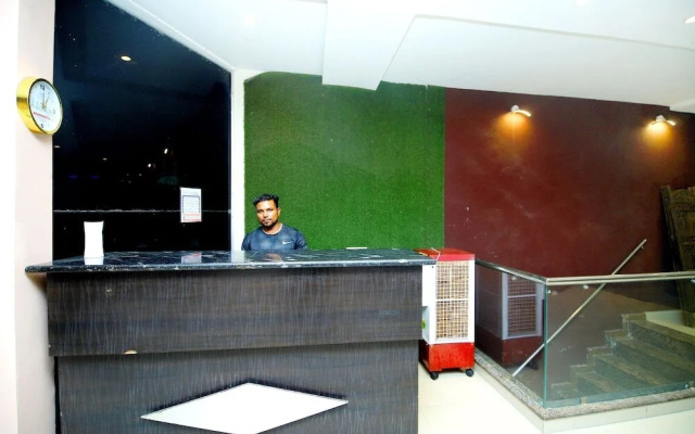 Hotel R2d by OYO Rooms