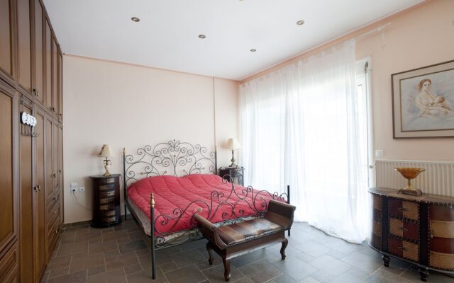 Spacious villa at Ilia Edipsou