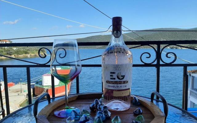 Chiona΄s Apartments by the Sea