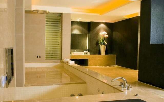 Hip Spa Motel
