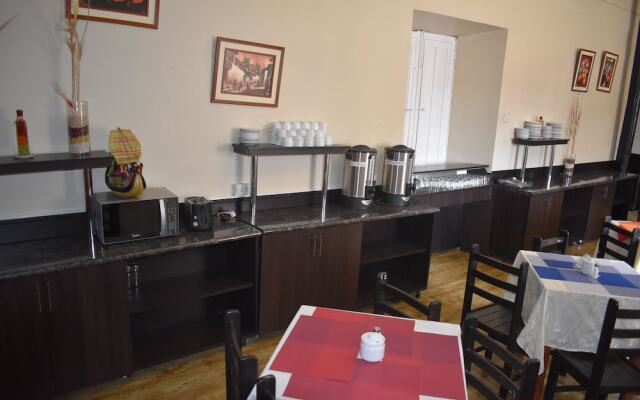 Colonial Plaza Hotel