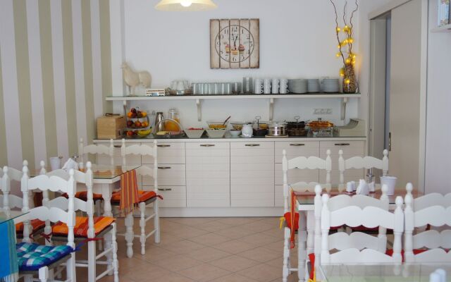 Cyclades Hotel & Studios