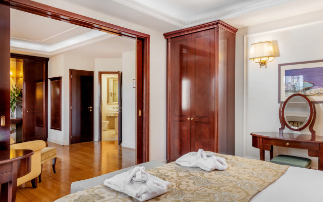 Hotel President Solin