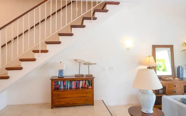 Large Townhouse with Plunge Pool, 3 mins from Beach - Turtle View 2 by BSL Rentals