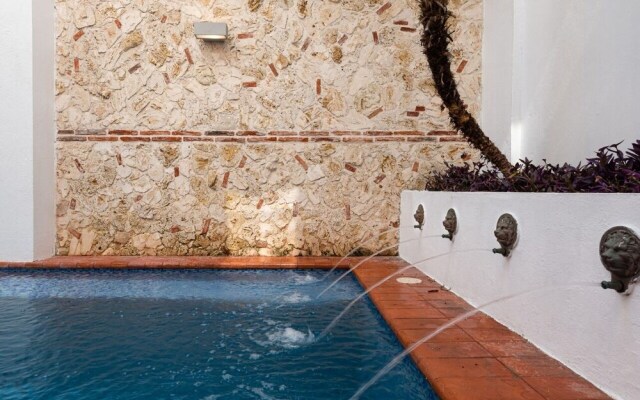 Amazing 6BR 2Pools - Sundeck & BBQ