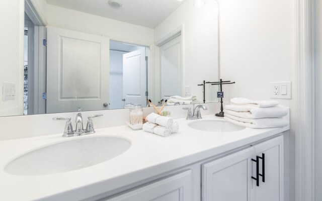 608fr 3 Bedroom Townhouse by Redawning