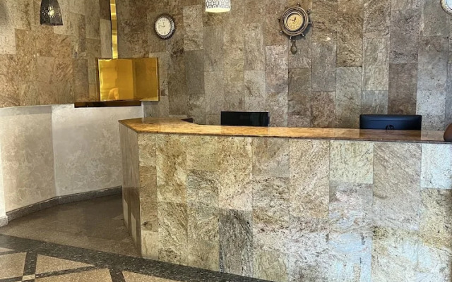 Francinesplace Hotel