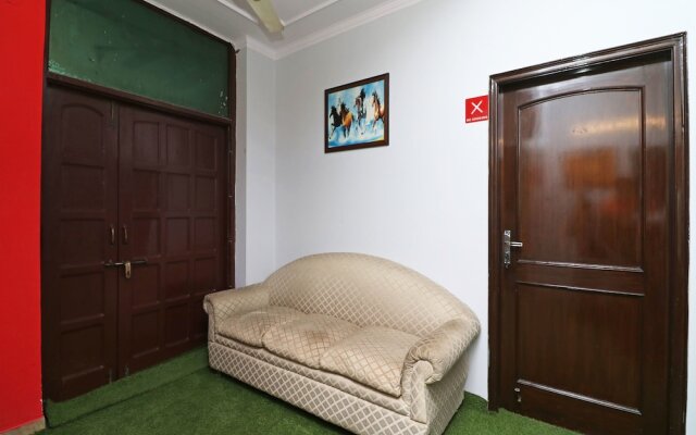 OYO 10583 Hotel Amigo