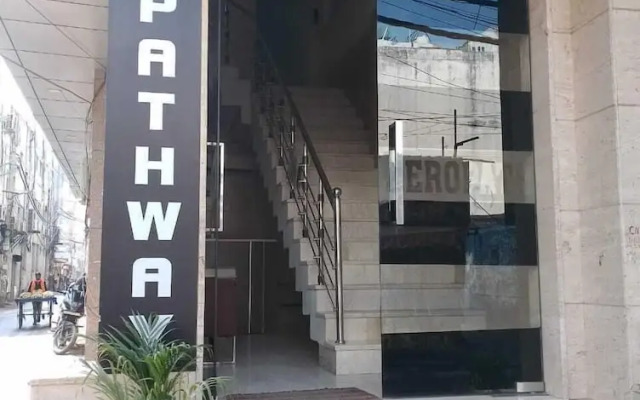 Pathway KDSON at Airport