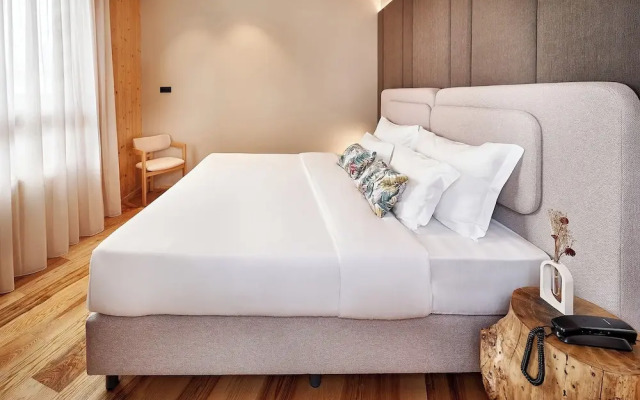 The Log Porto Hotel by Piamonte Hotels