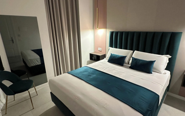 HOTIDAY Room Collection - Napoli Museo Suite