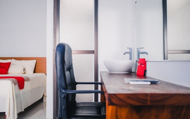 RedDoorz near Exit Toll Sirkuit Sentul