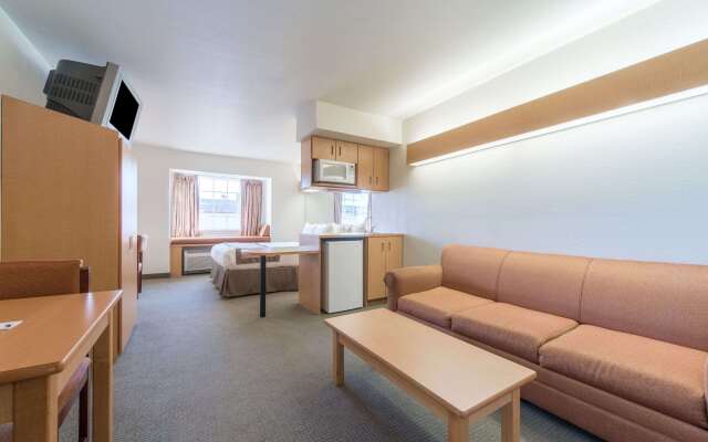 Microtel Inn & Suites by Wyndham Altus