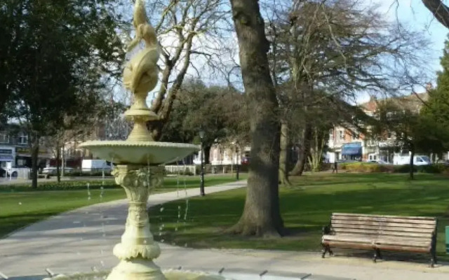 Twin Palms - Poole Dorset
