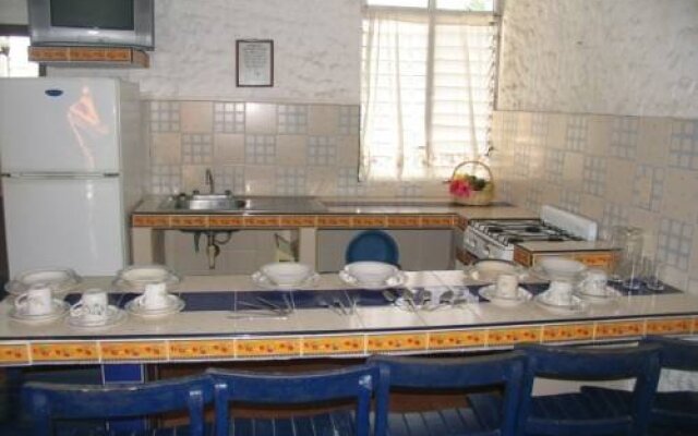 Hotel y Suites Bugambilias