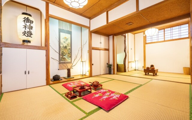 Villa Traditional Designer House Oyama