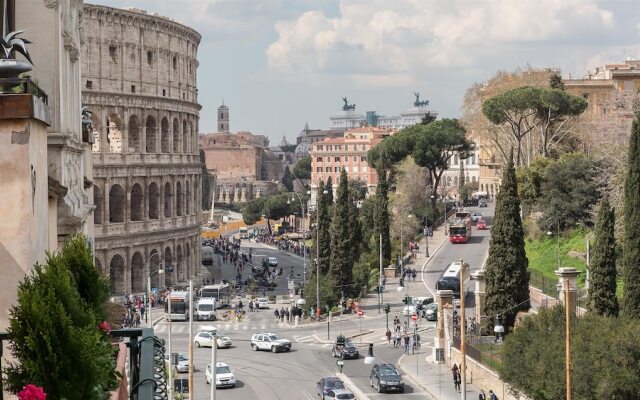 Rental In Rome Colosseum View Luxury Apartment