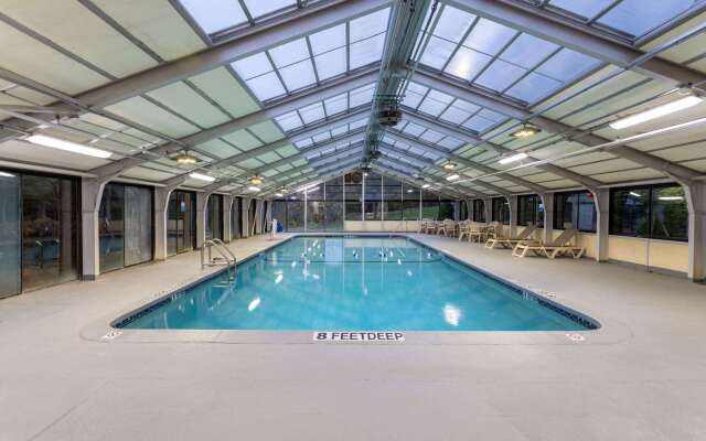 Baymont by Wyndham White Plains - Elmsford