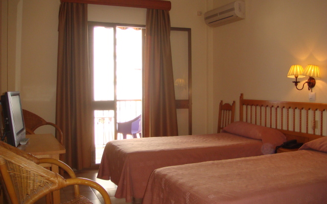 Hotel Tres Jotas