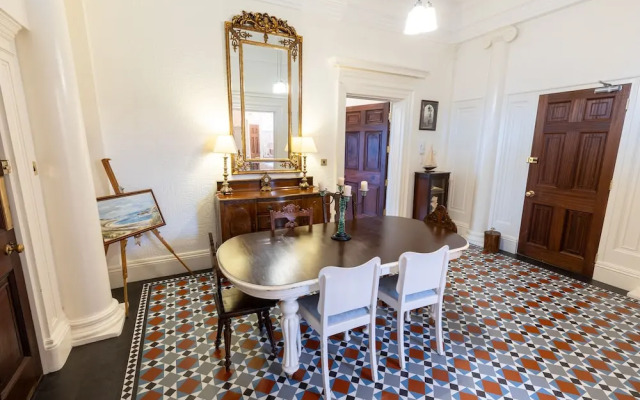 Luxury Nautical Apartment Central Free Parking