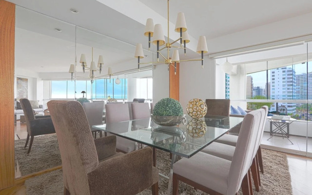 Boardwalk Modern Apartment With Oceanview