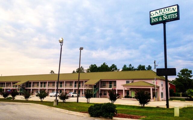 Garden Inn & Suites