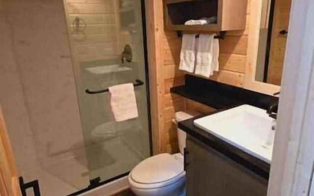 Luxury Cabin with Mountain View 3B