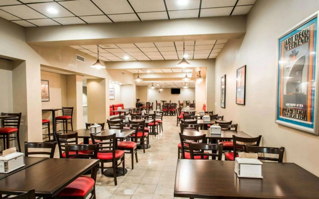 Clarion Inn & Suites Miami International Airport