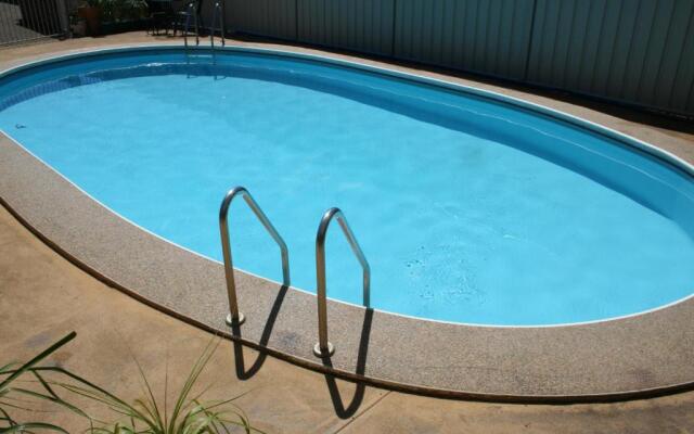 The Plains Motor Inn