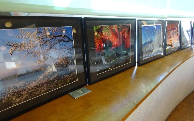 Kawaguchiko Station Inn