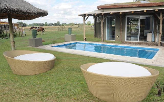 Howard Johnson Finca Maria Cristina